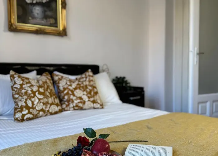 Elegant Getaway Cismigiu Park 3 Room Apartment