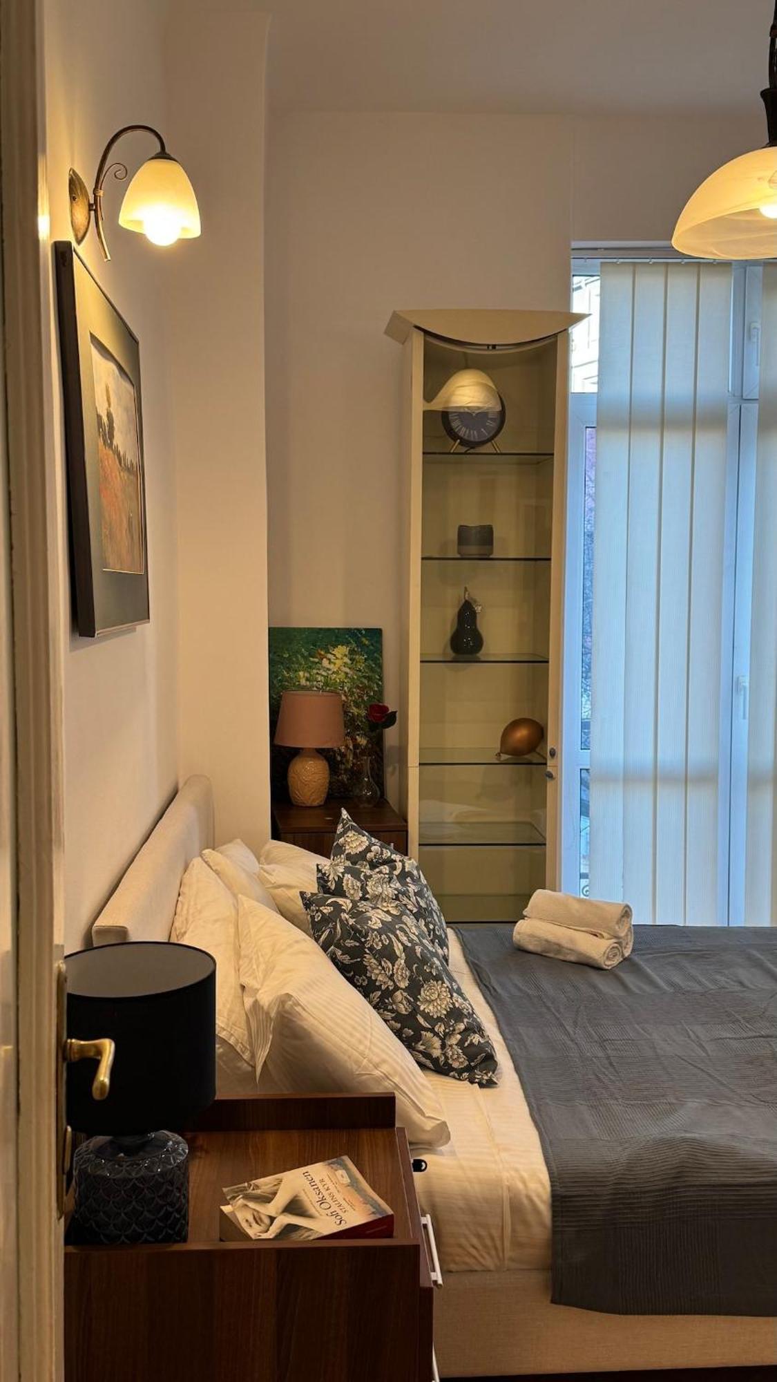 Appartamento Elegant Getaway Cismigiu Park 3 *